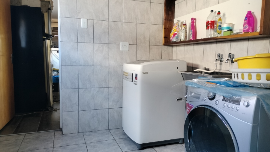 3 Bedroom Property for Sale in Grootbrakhoogte Western Cape